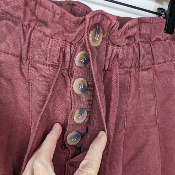 Free People Margate Pleated Paper bag Trouser in Wine | Size xs - Picture 3 of 7